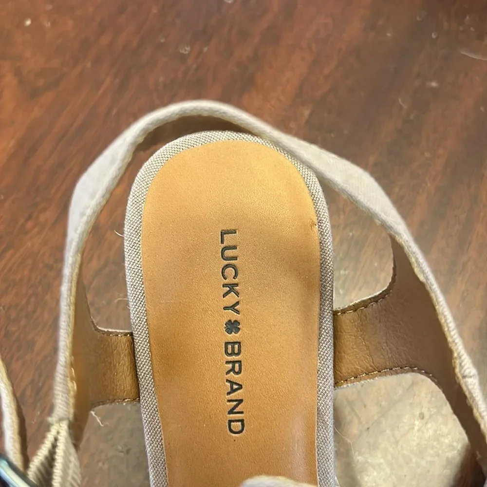 Lucky Brand Tan wedge Sandals Size 8 1/2 M NWOT